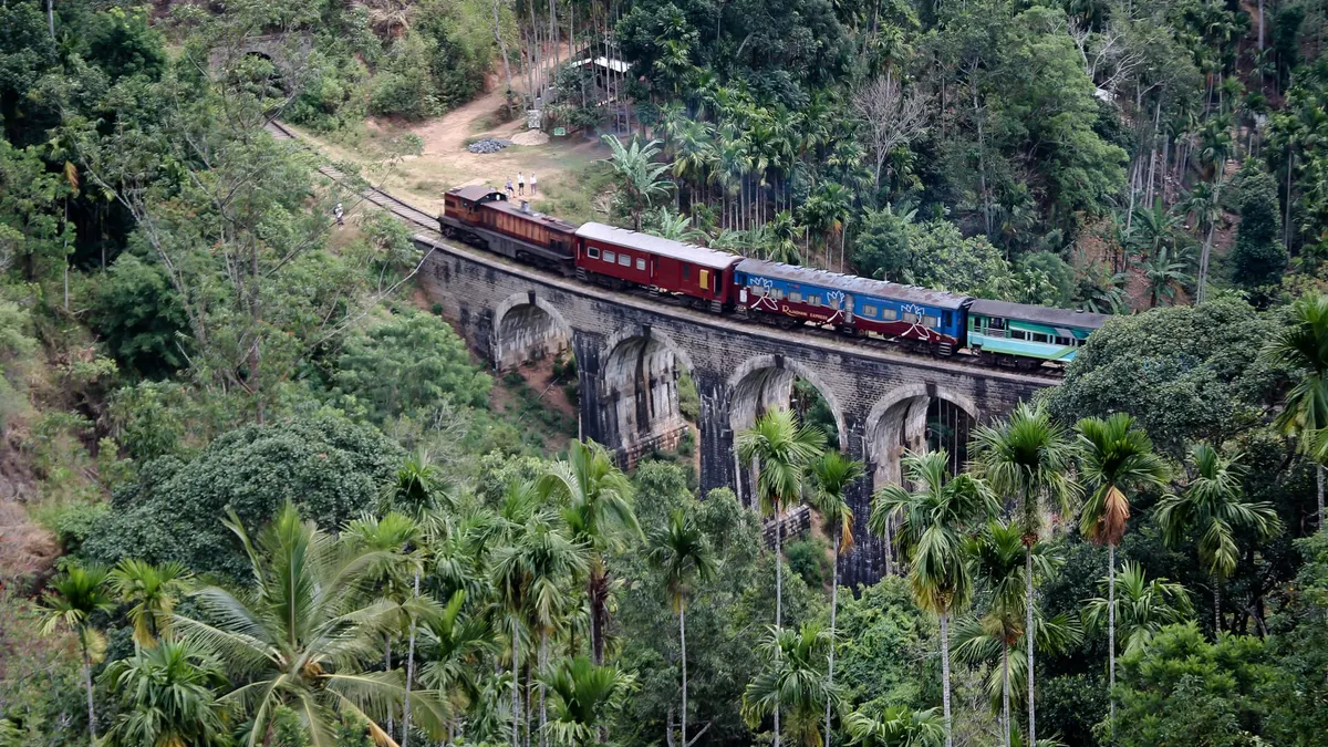Nine Arches Bridge, Ella