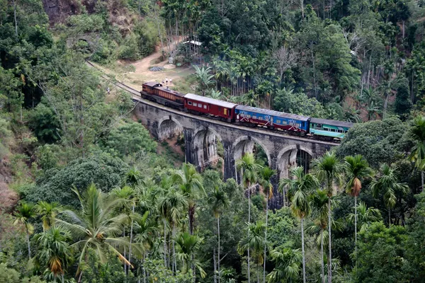 Nine Arches Bridge, Ella